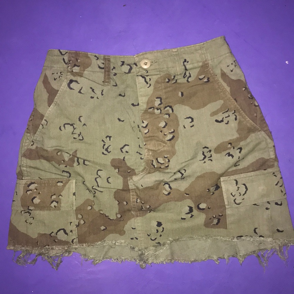 Camo mini skirt